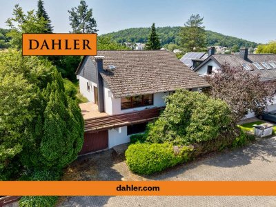 Ihr Rückzugsort mit Weitblick – Freistehendes Familienhaus mit großem Hanggrundstück in Gelnhausen