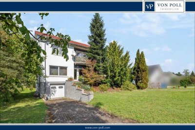 Saniertes Wohnhaus mit großem Grundstück - Doppelgarage und Carport