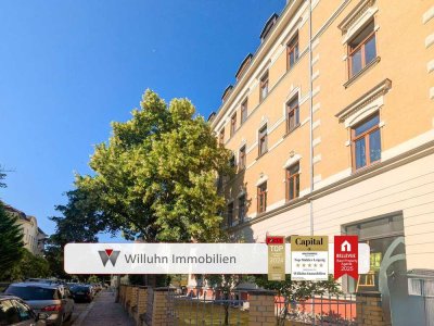 Denkmalschutz in bester Lage: Bezugsfreie 2RW mit EBK und Balkon | Hochparterre | Parkett