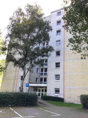 So schön! Helle und geräumige 2 Zimmer mit großem Eßbereich und Balkon