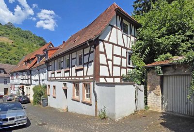 HP Altstadt - Teilsaniert mit Terrasse und Garage!