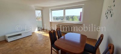 Großzügige, helle 3 Zimmerwohnung, mit Balkon und Fernsicht