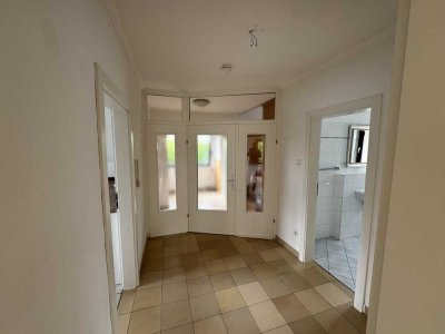 Attraktive und modernisierte 3-Raum-EG-Wohnung mit Balkon in Limburg an der Lahn