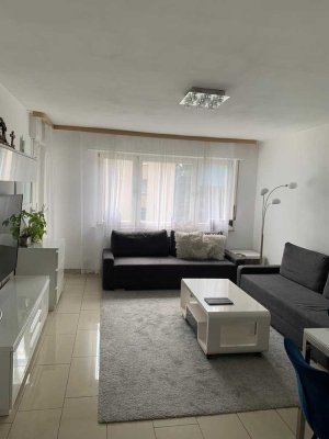 Exklusive, sanierte 3-Zimmer-Wohnung mit Balkon und Einbauküche in Wiesbaden, Verhandlundsbasis