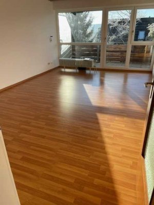 Schöne 1 Zimmer Wohnung im 1. OG mit Küchenzeile und Balkon ab Januar 2026 zu vermieten