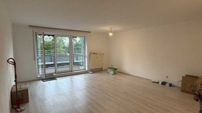 Renovierte 2-Zimmer-Wohnung mit Balkon und Garage