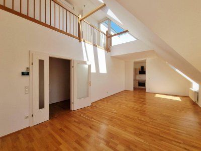 Lichtdurchflutete Maisonette mit Dachterrasse &amp; Klimaanlage – wohnen zwischen Landhausviertel &amp; Promenade