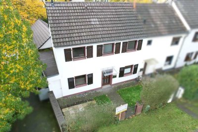 Sankt Augustin-Mülldorf: Helles Stadthaus mit Stellplatz – provisionsfrei und zentral gelegen!