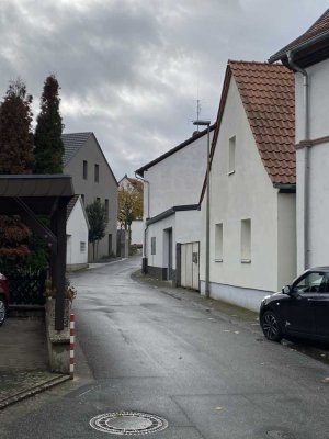 Preiswertes,großes und modernisiertes 5-Zimmer-Haus mit EBK und Klimaanlage in Bissersheim