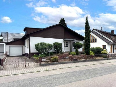 Startklar für Ihre Vision – Entkernter Bungalow in Walldorf