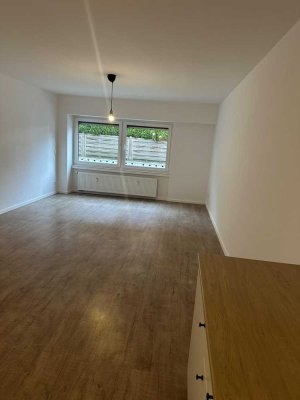 Helle 2 Zimmer-Wohnung mit Küche