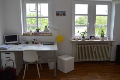 1 Zimmer Wohnung in Top-Lage in Stadtamhof, Regensburg mit kleiner, separater Küche