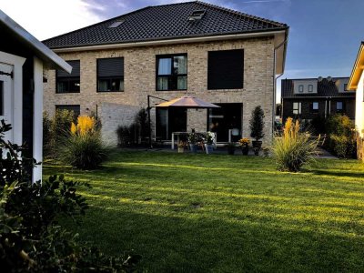 Stilvoll & Modern: Exklusive Doppelhaushälfte in Bestlage von Bad Bramstedt mit unverbaubarem Blick