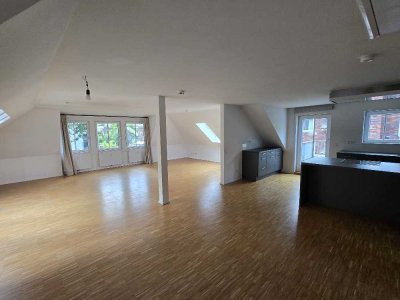 Geräumige 3 Zi.-Wohnung im Zweifamilienhaus, ca. 122 m², Nähe Saseler Markt!