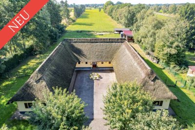 Exklusives Reetdach-Anwesen in Hufeisenform mit südlichem Weitblick aus dem Baujahr 2003