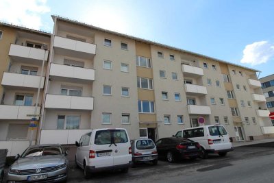 Ihr neues Zuhause! Schicke, frisch renovierte 3-Zimmer-Wohnung mit Balkon!