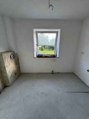 Schönes 7-Zimmer-Einfamilienhaus mit gehobener Innenausstattung und EBK in Buttenwiesen