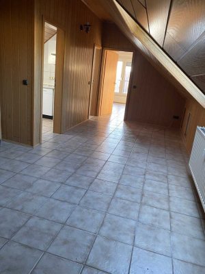 Geschmackvolle DG-Wohnung mit zwei Zimmern in Kronberg