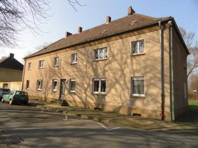 Nette Nachbarn gesucht: 4-Zimmer-Wohnung mit Laminat in ruhiger Lage...