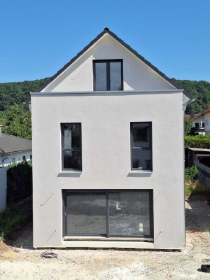 Bezugsfrei Feb. 2026 Einfamilienhaus mit Dachterrasse
