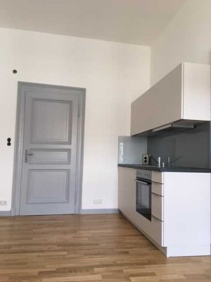 Modernisierte 2-Zimmer-Wohnung in denkmalgeschützem Altbau in Aachen Innenstadt