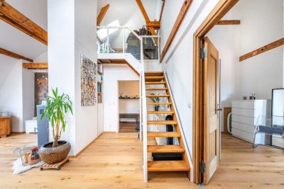 *Charmante Maisonette-Altbau Wohnung  im Herzen von Straubing*