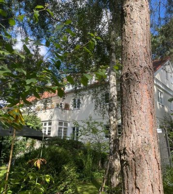 4 Zimmer Wohnung in grüner und ruhiger Top Lage von Babelsberg
20-er Jahre Flair mit Waldgarten
