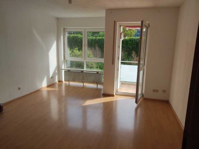 Gepflegte 2-Zimmer-Wohnung mit Balkon und EBK in zentrumsnaher Lage von Lörrach-Brombach