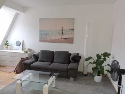 Charmante 2-Zimmer-Dachgeschosswohnung in Stadtparknähe