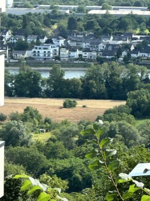 Schöne helle 3-Zimmer Wohnung mit Rheinblick, Balkon und Einbauküche in Weitersburg bei Koblenz