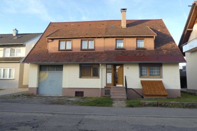 Sanierungsobjekt mit viel Ausbaupotential und großem Grundstück