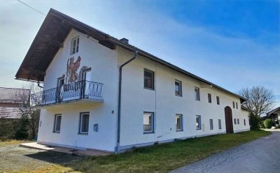 Für Liebhaber: Sanierungsbedürftiges Bauernhaus mit Stall und Tenne