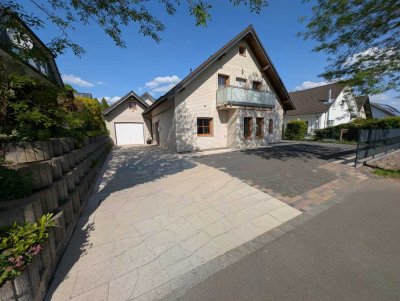 Großzügiges Familiendomizil in Toplage von Nümbrecht,7 Zimmer mit Wintergarten & Sauna