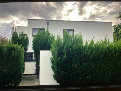 Geschmackvolle 3-Zimmer-Erdgeschosswohnung mit lux. Innenausstattung mit Balkon in Mönchnegladbach