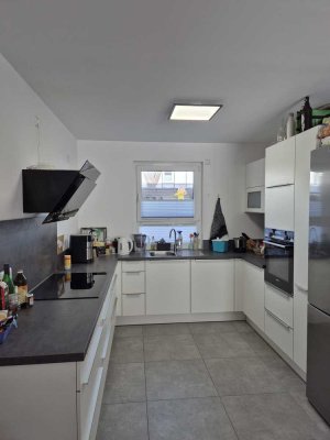 Top modernes Reihenhaus mit Dachterrasse, Effizienzhaus 55 und Photovoltaik