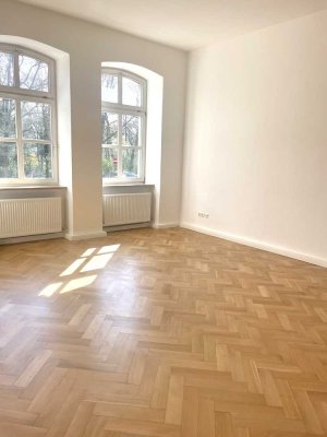 Schicke 2-Zimmer-Wohnung // Mit Einbauküche in zentraler Lage direkt am Park
