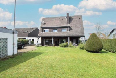 Sofort bezugsfrei, renovierungsb. EFH mit Garten, ausgebautem UG, mehrere Schlafz. & Doppel-Garage