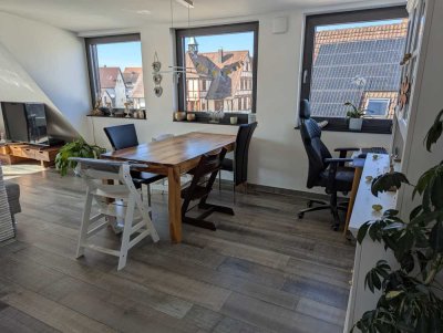 Exklusive 3,5-Zimmer-DG-Wohnung mit gehobener Ausstattung, Aufzug und 2 Balkonen in Deckenpfronn