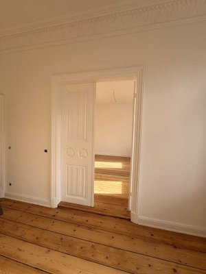 2 modernisierte Altbauwohnungen in direkter Innenstadtlage