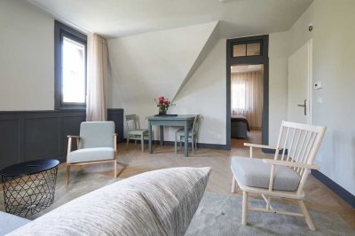 Helle, möblierte 2,5 Zi-Wohnung mit gehobener Innenausstattung in Nagold- Iselshausen