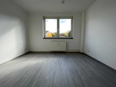 Willkommen in Ihrem neuen Zuhause! Renovierte 2 Zimmer Wohnung mit Balkon!