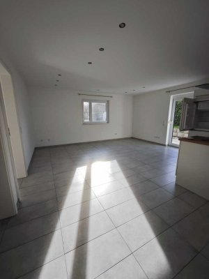 Geräumige, helle Wohnung zur Nachmiete