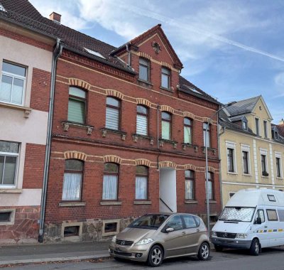Kleine 2-Raum-Erdgeschoss-Wohnung in Werdau demnächst frei!