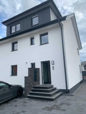Hochwertige 3,5-Zimmer EG Wohnung mit Garten und Garage in Verl