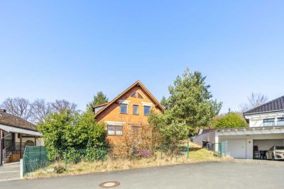 Eine Immobilie mit viel Potenzial: Großzügiges Einfamilienhaus in Schöffengrund-Niederquembach