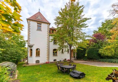 exklusive Dachgeschosswohnung in herrschaftlicher Villa im Westviertel