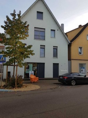 Neuwertige 2-Zimmer-Maisonette-Wohnung mit Balkon und EBK in Schwäbisch Gmünd