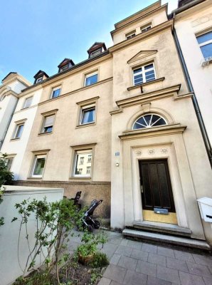 � Modernes Wohnen trifft Altstadtflair: Frisch renovierte 3,5-Zimmer-Wohnung mit großer Wohnküche