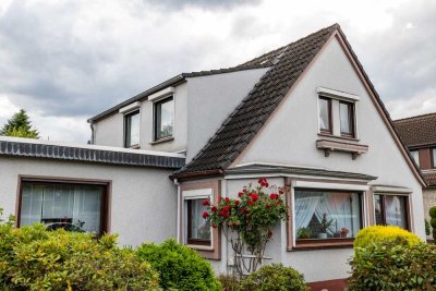 *** GARTENTRAUM, hohe GARAGE passend für WOHNWAGEN, PLATZ für die GANZE FAMILIE ***