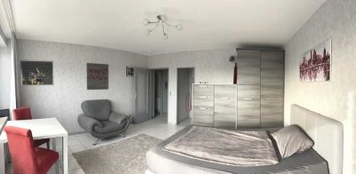 Geschmackvolle, modernisierte 1-Zimmer-Loft-Wohnung mit EBK in Frankfurt am Main